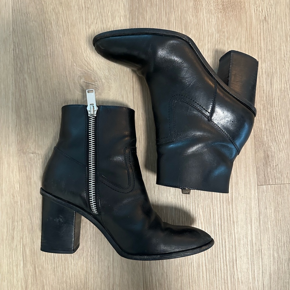 SAINT LAURENT BOOTIES